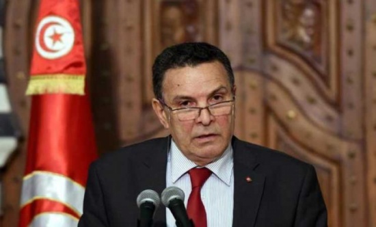 وزير الدفاع التونسي: الوضع مستقر وانهيار “الدولة” بدأ من بن قردان وزير الدفاع التونسي: الوضع مستقر وانهيار “الدولة” بدأ من بن قردان