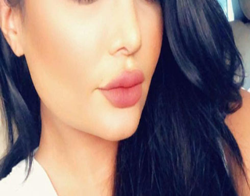 بالفيديو : الفنانة أمل العوضي تُفاجئ الجمهور بهذا الإجراء التجميلي الغريب بالفيديو : الفنانة أمل العوضي تُفاجئ الجمهور بهذا الإجراء التجميلي الغريب