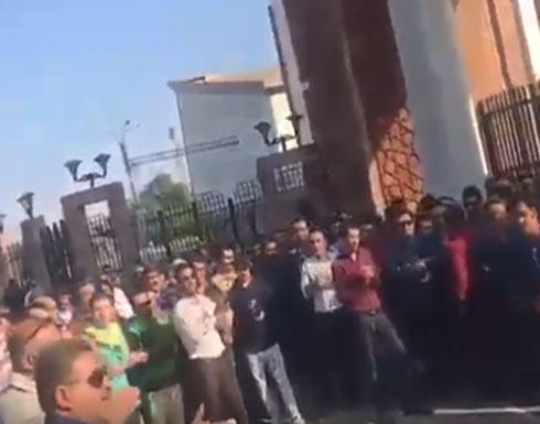 إيران.. مظاهرات عمالية تشعل الأهواز وهتافات ضد الحكومة (فيديو) إيران.. مظاهرات عمالية تشعل الأهواز وهتافات ضد الحكومة (فيديو)