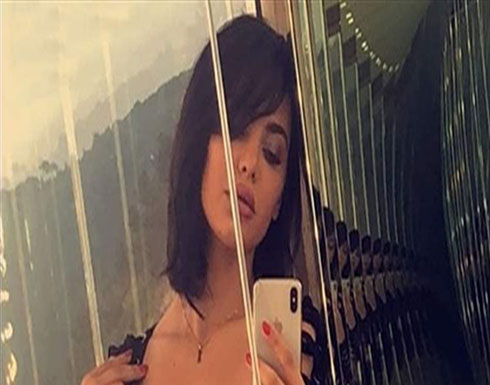 قمر تُغضب متابعيها.. صورة "شبه عارية" وآية قرآنية! (صورة) قمر تُغضب متابعيها.. صورة "شبه عارية" وآية قرآنية! (صورة)