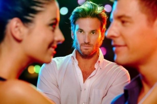 3 أبراج للنساء يشعر الرجل بالغيرة عليهن.. هل أنتِ منهنّ؟ 3 أبراج للنساء يشعر الرجل بالغيرة عليهن.. هل أنتِ منهنّ؟