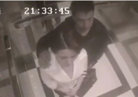 حاول التحرّش بفتاة في مصعد كهربائي .. فلقنته درساً لن ينساه! حاول التحرّش بفتاة في مصعد كهربائي .. فلقنته درساً لن ينساه!