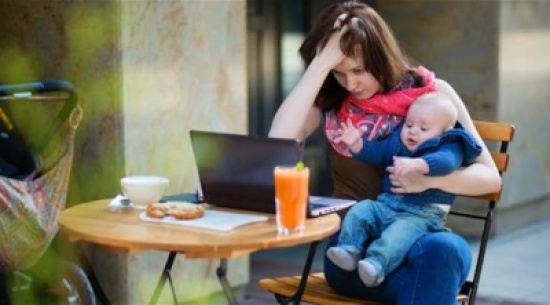 سلوكيات شائعة تقع فيها الأمهات لأول مرة سلوكيات شائعة تقع فيها الأمهات لأول مرة