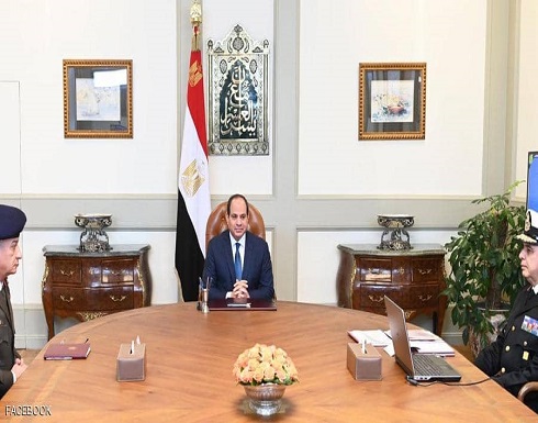 السيسي يبحث مع وزير الدفاع "حماية الحدود البرية والبحرية" السيسي يبحث مع وزير الدفاع "حماية الحدود البرية والبحرية"