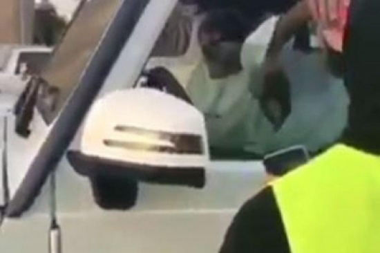بالفيديو: محمد بن راشد يقدم مشروبات لمتطوعي حملة رمضان أمان بالفيديو: محمد بن راشد يقدم مشروبات لمتطوعي حملة رمضان أمان