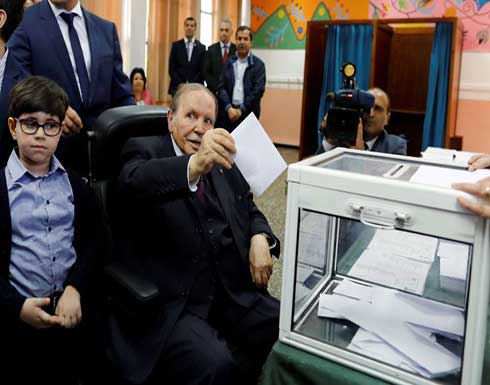 ثلاث شخصيات سياسية وعسكرية تطالب بمنع بوتفليقة من الترشح لولاية خامسة ثلاث شخصيات سياسية وعسكرية تطالب بمنع بوتفليقة من الترشح لولاية خامسة