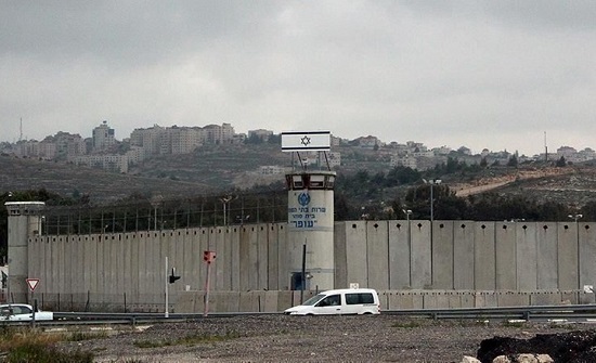إصابة عشرات الأسرى الفلسطينيين بكورونا بسجن إسرائيلي إصابة عشرات الأسرى الفلسطينيين بكورونا بسجن إسرائيلي