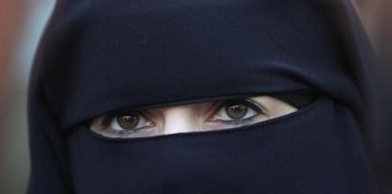 بلجيكا ترحل دنماركية بسبب رفضها خلع النقاب بلجيكا ترحل دنماركية بسبب رفضها خلع النقاب