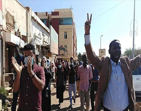 بالفيديو : السودان تجدد المظاهرات المطالبة بتنحي البشير بالفيديو : السودان تجدد المظاهرات المطالبة بتنحي البشير