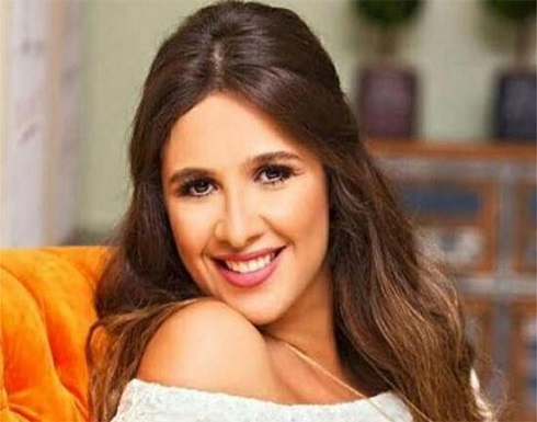 في أول ظهور إعلامي لها.. ياسمين عبد العزيز تنهار بالبكاء بعد أزمتها الصحية في أول ظهور إعلامي لها.. ياسمين عبد العزيز تنهار بالبكاء بعد أزمتها الصحية