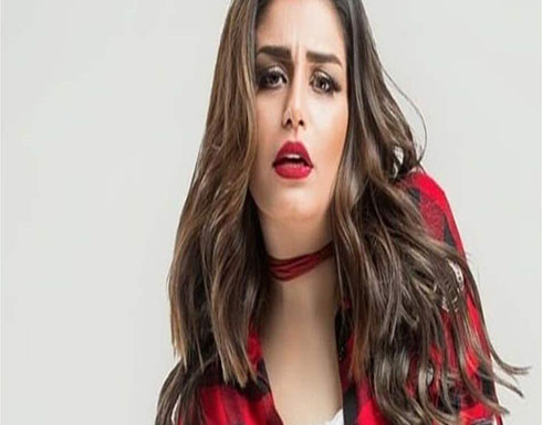 إطلالة صادمة لممثلة مصرية في أحد الملاهي الليلية (صورة) إطلالة صادمة لممثلة مصرية في أحد الملاهي الليلية (صورة)