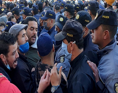 وسط تعزيزات أمنية مكثفة.. انطلاق مسيرة احتجاجية في تونس وسط تعزيزات أمنية مكثفة.. انطلاق مسيرة احتجاجية في تونس