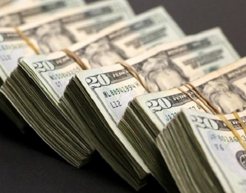الدولار يرتفع بفضل توترات تجارية والكرونة السويدية تصعد بعد الانتخابات الدولار يرتفع بفضل توترات تجارية والكرونة السويدية تصعد بعد الانتخابات