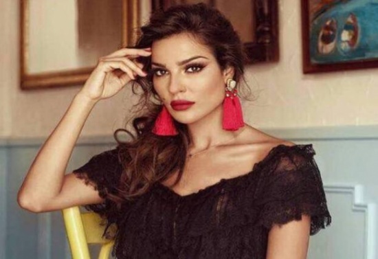 كيف علّقت نادين نسيب نجيم على كليب إليسا؟ كيف علّقت نادين نسيب نجيم على كليب إليسا؟