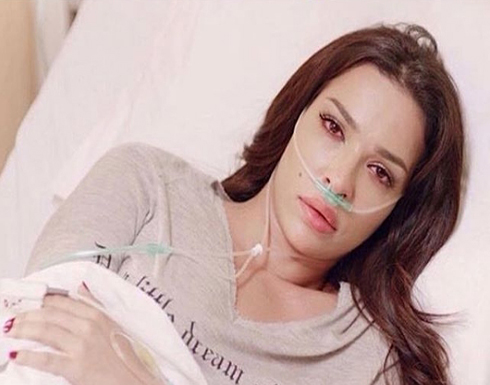 نادين نجيم تصدم الجمهور باطلالتها بعد عملين جراحيين ..هل تغيرت ملامحها ؟(صور) نادين نجيم تصدم الجمهور باطلالتها بعد عملين جراحيين ..هل تغيرت ملامحها ؟(صور)