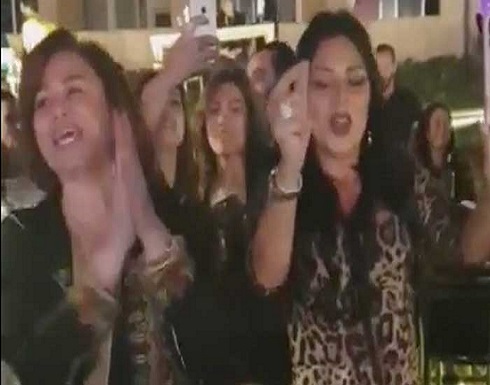 شاهد.. رقصة لـ رانيا يوسف والهام شاهين في سحور رمضاني شاهد.. رقصة لـ رانيا يوسف والهام شاهين في سحور رمضاني