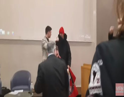 نشطاء من الحركة اليسارية يهاجمون محاضرين إسرائيليين في جامعة كامبريدج نشطاء من الحركة اليسارية يهاجمون محاضرين إسرائيليين في جامعة كامبريدج