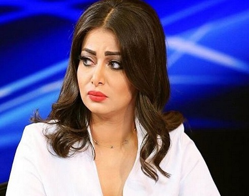 رد فعل غير متوقع من مذيعة عراقية علمت بوفاة أخيها على الهواء (فيديو) رد فعل غير متوقع من مذيعة عراقية علمت بوفاة أخيها على الهواء (فيديو)