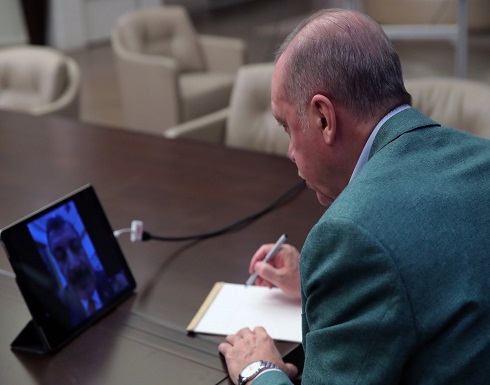 شاهد : اردوغان يتابع العمل من البيت شاهد : اردوغان يتابع العمل من البيت