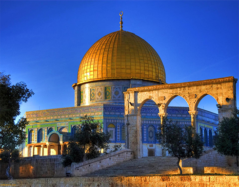 65 ألفا يؤدون صلاة الجمعة في رحاب المسجد الأقصى 65 ألفا يؤدون صلاة الجمعة في رحاب المسجد الأقصى