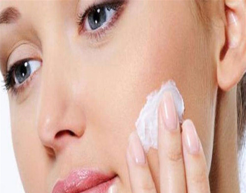 حيلة مكياج لإخفاء الندبات.. جربيها حيلة مكياج لإخفاء الندبات.. جربيها
