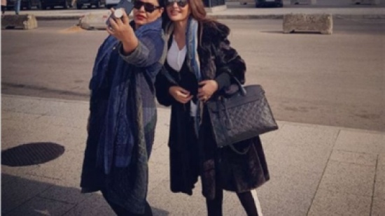 لطيفة تنشر صورة مع أحلام: "أحلى صدفة جمعتنى بالغالية"