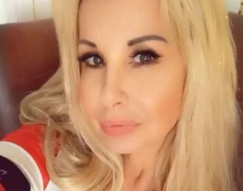 أُم تعتمد على أنوثتها لجمع تبرعات للأعمال الخيرية أُم تعتمد على أنوثتها لجمع تبرعات للأعمال الخيرية