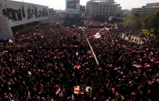 الأمن يمنع المتظاهرين من اقتحام المنطقة الخضراء ببغداد الأمن يمنع المتظاهرين من اقتحام المنطقة الخضراء ببغداد