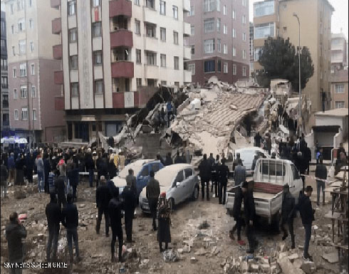 بالفيديو : كارثة في إسطنبول.. انهيار مبنى كبير وسقوط ضحايا بالفيديو : كارثة في إسطنبول.. انهيار مبنى كبير وسقوط ضحايا