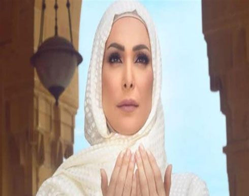 أمل حجازي في بيت الله الحرام.. وتطلب السماح (فيديو) أمل حجازي في بيت الله الحرام.. وتطلب السماح (فيديو)