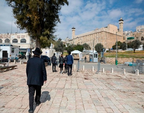 قادة المستوطنين يصلّون بالخليل من أجل فوز ترامب (شاهد) قادة المستوطنين يصلّون بالخليل من أجل فوز ترامب (شاهد)