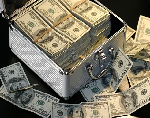 عملية احتيال غريبة تجبر امرأة بسيطة على دفع المليارات! عملية احتيال غريبة تجبر امرأة بسيطة على دفع المليارات!