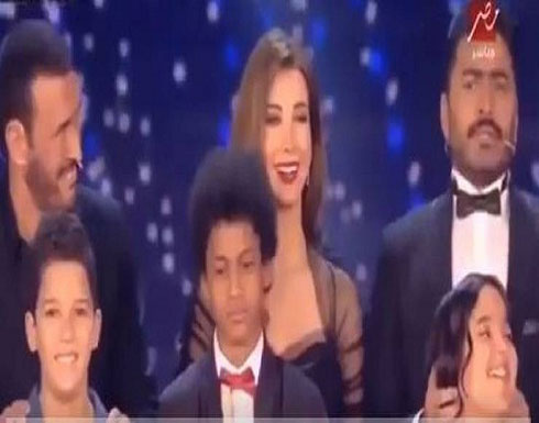 فيديو| هكذا سرّب تامر حسني اسم الفائز بـ the Voice kids قبل اعلانه!