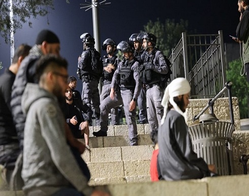 الاحتلال يعتدي على مقدسيين بعد أداء التراويح بالأقصى (شاهد) الاحتلال يعتدي على مقدسيين بعد أداء التراويح بالأقصى (شاهد)