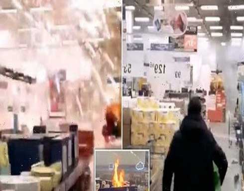 وسط مركز تسوّق روسي .. شاهد كيف انتقم موظف غاضب من مديره (فيديو) وسط مركز تسوّق روسي .. شاهد كيف انتقم موظف غاضب من مديره (فيديو)