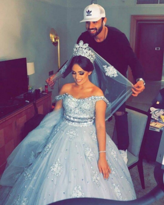 إسراء عبد الفتاح تغضب وتبكي قبل زفافها... لهذا السبب أطلقت كلمات نابية وقالت "فرحي باظ" إسراء عبد الفتاح تغضب وتبكي قبل زفافها... لهذا السبب أطلقت كلمات نابية وقالت "فرحي باظ"
