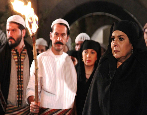 نجمة باب الحارة بفستان فاتن جريء تحتفل بعيد ميلاد اختها (صور) نجمة باب الحارة بفستان فاتن جريء تحتفل بعيد ميلاد اختها (صور)