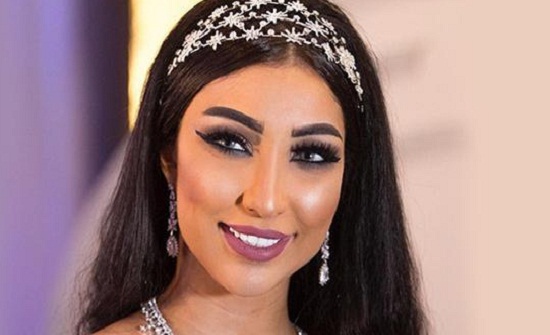 بسروال قصير.. دنيا بطمة تحتفل بزوجها وتثير غضب بسروال قصير.. دنيا بطمة تحتفل بزوجها وتثير غضب