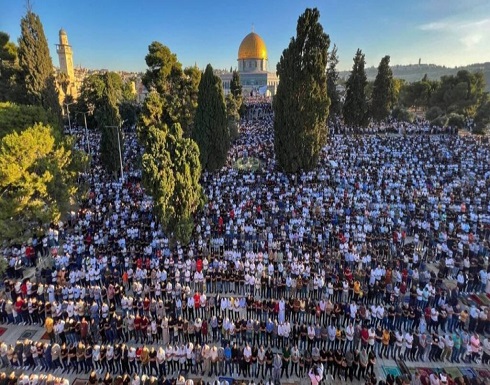 150 ألف مصل يؤدون صلاة العيد في رحاب المسجد الأقصى 150 ألف مصل يؤدون صلاة العيد في رحاب المسجد الأقصى