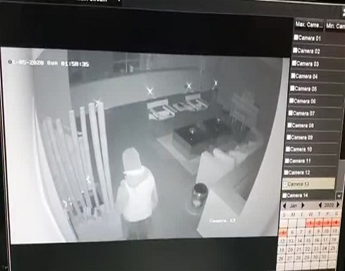 شاهد.. لحظة دخول مسلّح الى منزل نانسي عجرم ومواجهته وقتله من قبل زوجها! شاهد.. لحظة دخول مسلّح الى منزل نانسي عجرم ومواجهته وقتله من قبل زوجها!