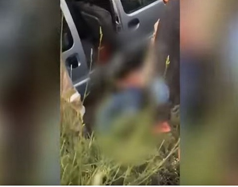 بالفيديو : لحظة العثور على جثة القيادي بحزب الله بالفيديو : لحظة العثور على جثة القيادي بحزب الله