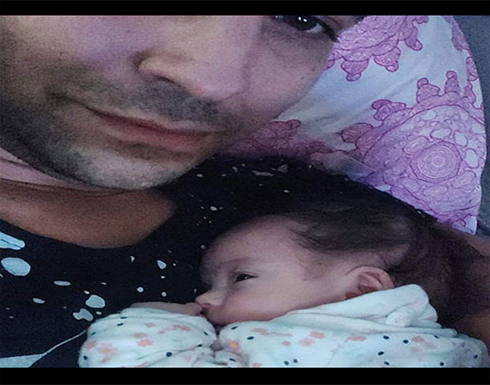 «إلى اللقاء يا قلبي».. الموت يفجع فنانا شهيرا بوفاة طفلته الرضيعة «إلى اللقاء يا قلبي».. الموت يفجع فنانا شهيرا بوفاة طفلته الرضيعة