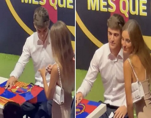 حسناء تترك لنجم برشلونة رقمها في حفل تجديد عقده! حسناء تترك لنجم برشلونة رقمها في حفل تجديد عقده!