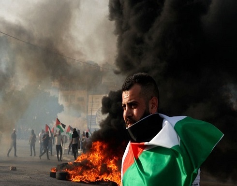 شاهد : اقتحام جديد لـ"الأقصى".. ومسيرة "استفزازية" بالخليل شاهد : اقتحام جديد لـ"الأقصى".. ومسيرة "استفزازية" بالخليل