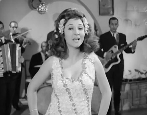 الفنانة لبلبة تثير أزمة بسبب وجبة طعام في مهرجان الإسكندرية السينمائي الفنانة لبلبة تثير أزمة بسبب وجبة طعام في مهرجان الإسكندرية السينمائي
