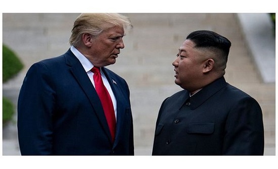 "كيم جونغ" يعترف لـ"ترامب" بقطع رأس زوج عمته "كيم جونغ" يعترف لـ"ترامب" بقطع رأس زوج عمته
