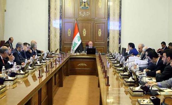 العبادي يعد باستعادة السيطرة على منافذ كردستان "دون تصعيد" العبادي يعد باستعادة السيطرة على منافذ كردستان "دون تصعيد"