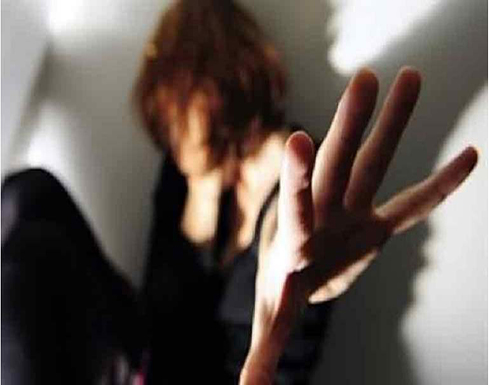 جريمة بشعة.. عصابة مسلحة تختطف فتاة وتصور لحظة الاعتداء عليها جريمة بشعة.. عصابة مسلحة تختطف فتاة وتصور لحظة الاعتداء عليها