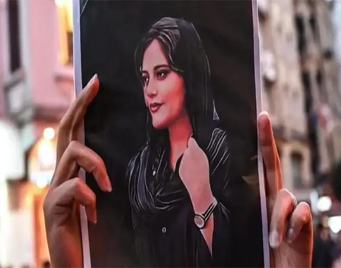 قريب مهسا أميني يكشف التفاصيل الكاملة لمقتلها على يد الشرطة الإيرانية