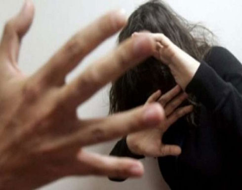 رجل يضبط زوجته في وضع مخل مع والده رجل يضبط زوجته في وضع مخل مع والده